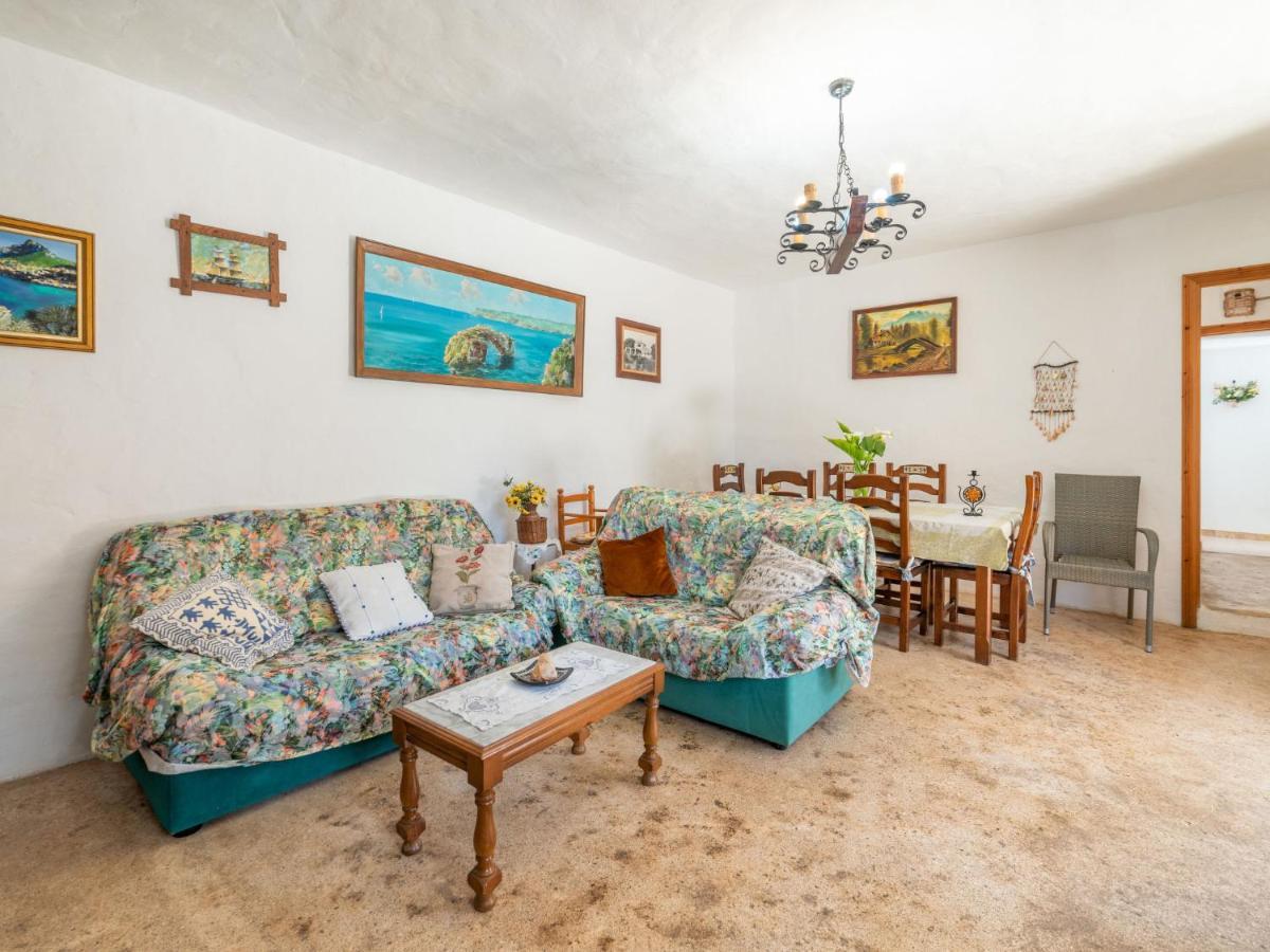 Vakantiehuis Felip - Lom120 By Interhome